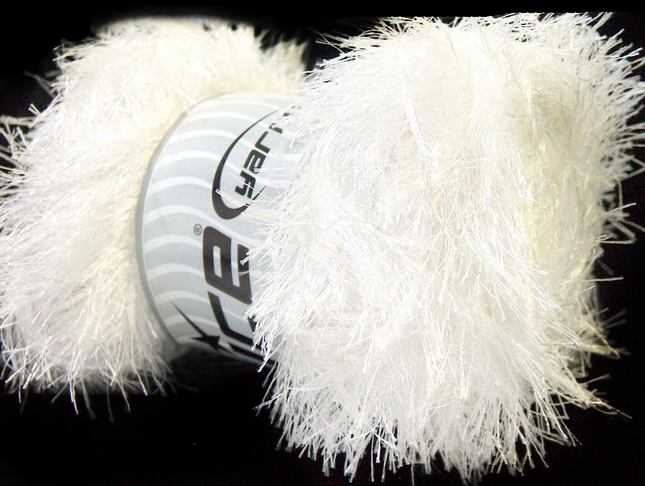 Ecru Eyelash Yarns 4x100gr